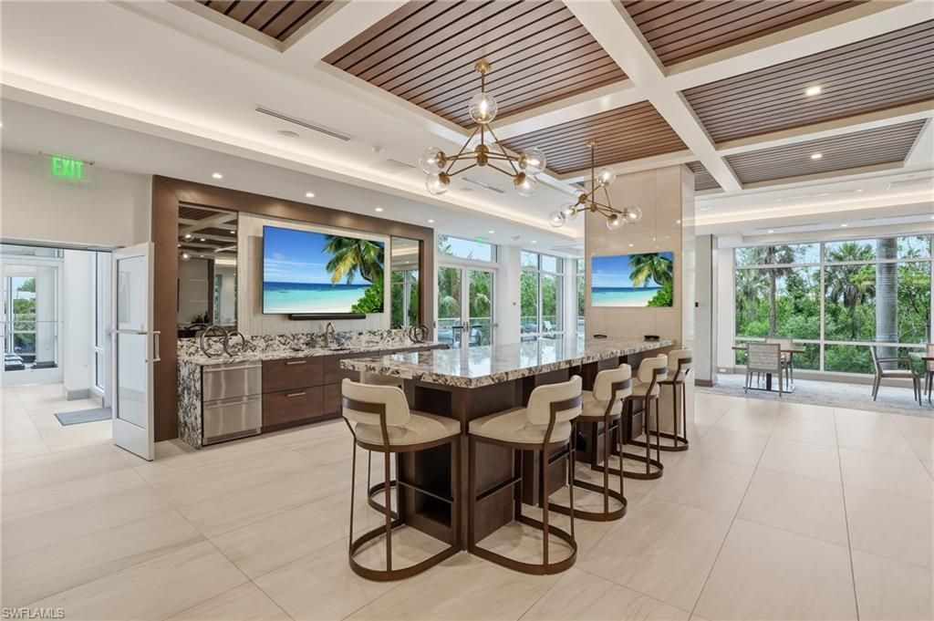 6585 Nicholas Blvd, Unit 902, Naples, FL 34108 Photo