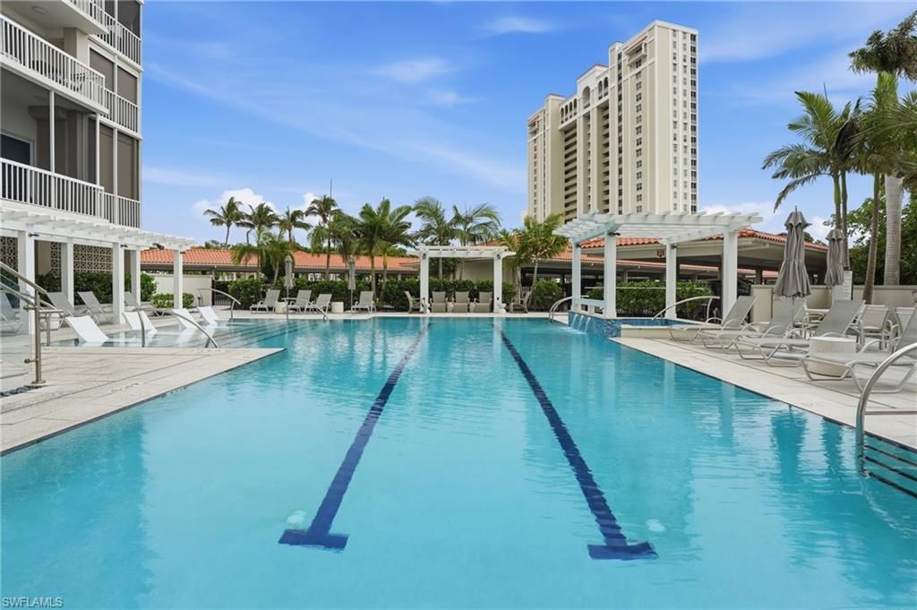 6585 Nicholas Blvd, Unit 902, Naples, FL 34108 Photo