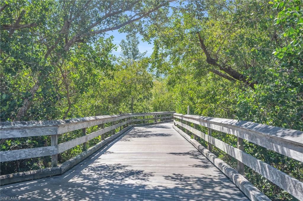 6585 Nicholas Blvd, Unit 902, Naples, FL 34108 Photo
