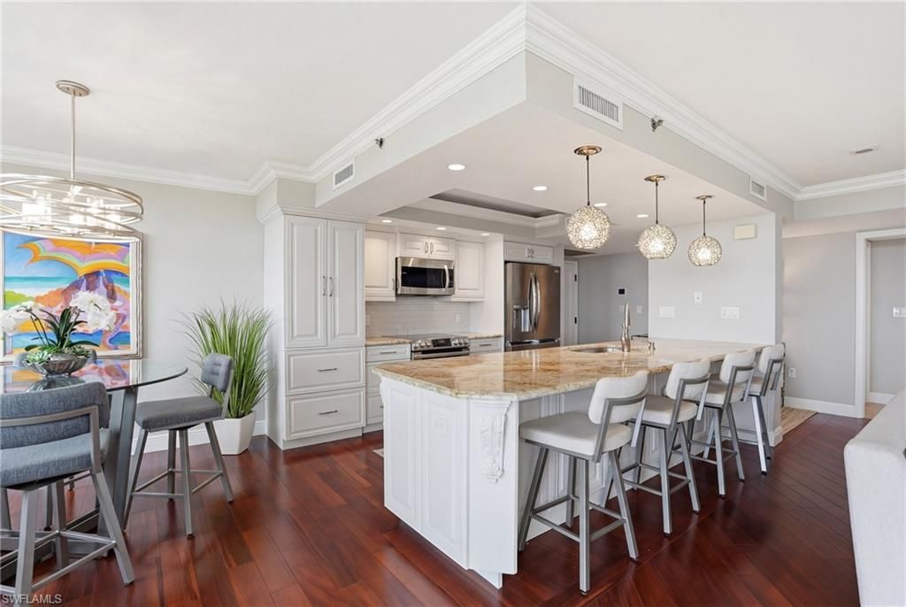 6585 Nicholas Blvd, Unit 902, Naples, FL 34108 Photo