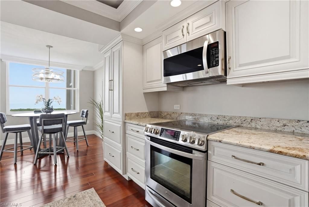 6585 Nicholas Blvd, Unit 902, Naples, FL 34108 Photo