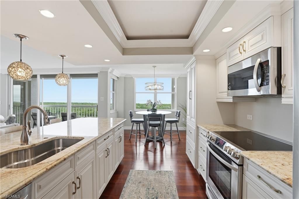 6585 Nicholas Blvd, Unit 902, Naples, FL 34108 Photo