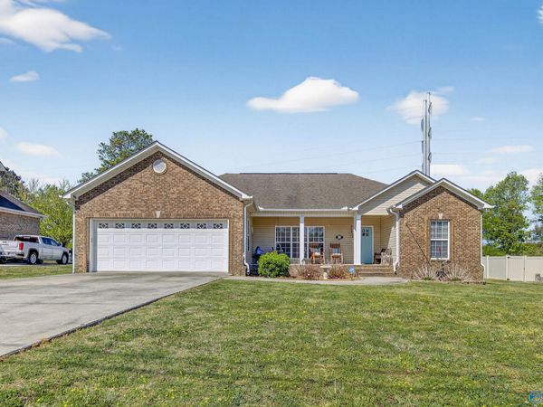 83 Lions Drive, Guntersville, AL 35976