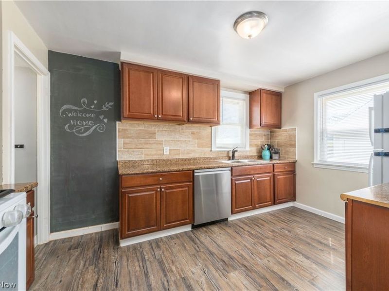 9109 Ansonia Avenue, Brooklyn, OH 44144 Photo 12