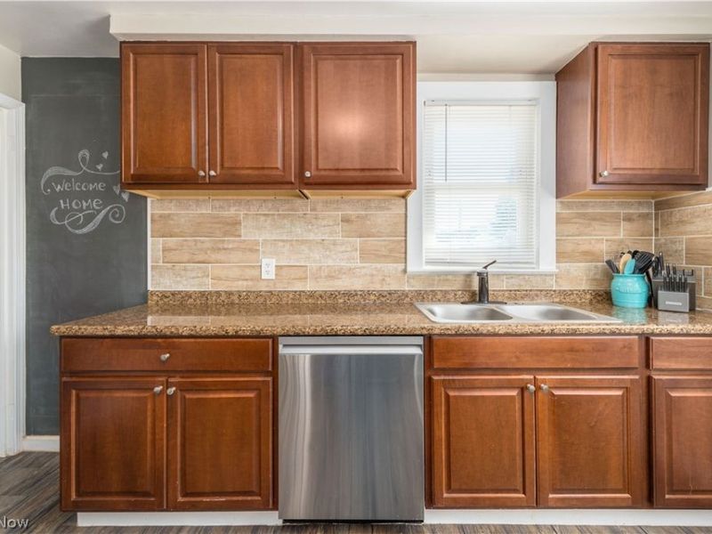 9109 Ansonia Avenue, Brooklyn, OH 44144 Photo 13