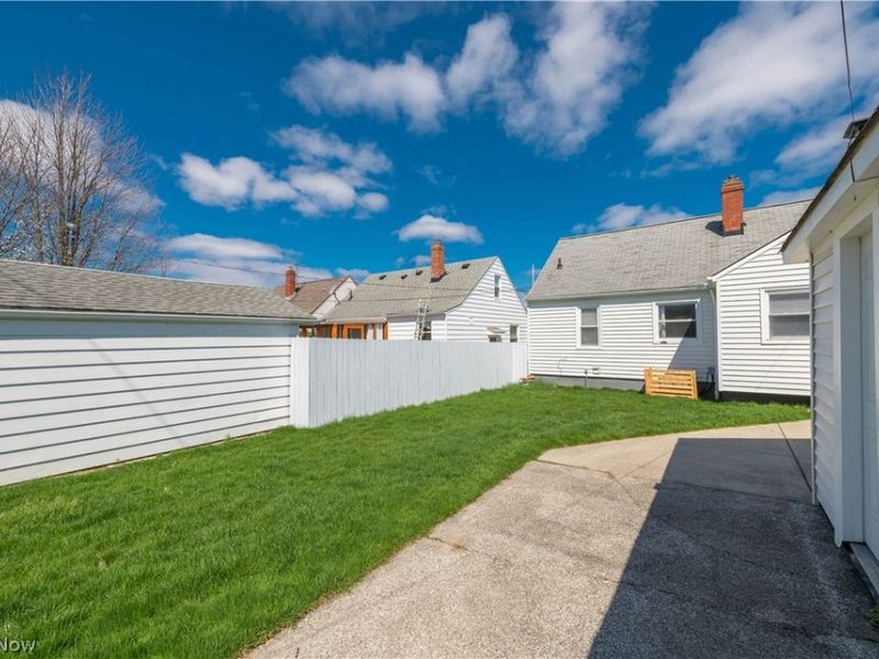 9109 Ansonia Avenue, Brooklyn, OH 44144 Photo 40