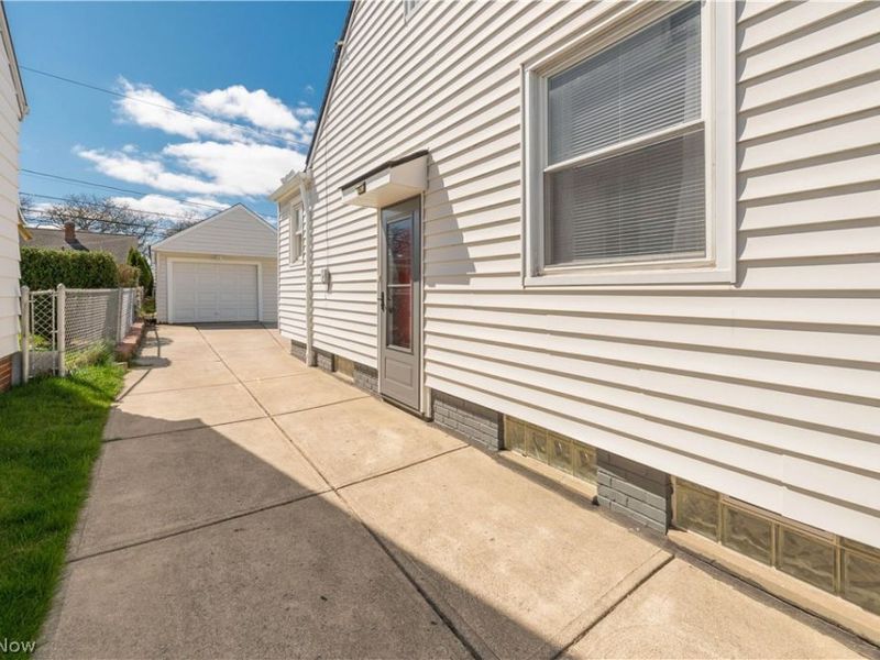 9109 Ansonia Avenue, Brooklyn, OH 44144 Photo 43