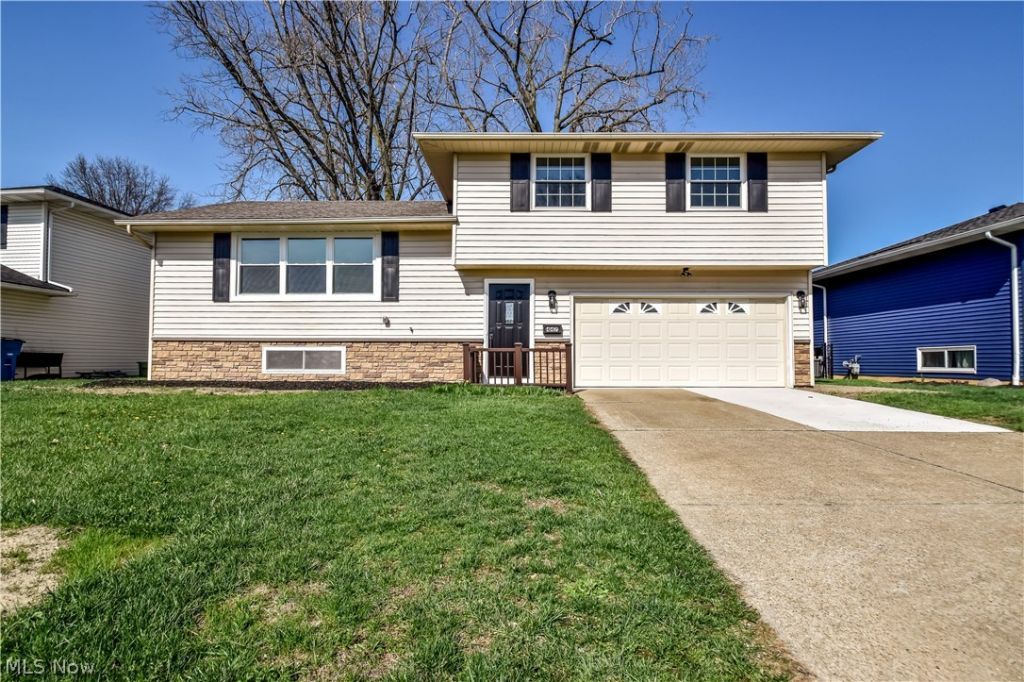 447 Saint Lawrence Boulevard , Eastlake, OH 44095