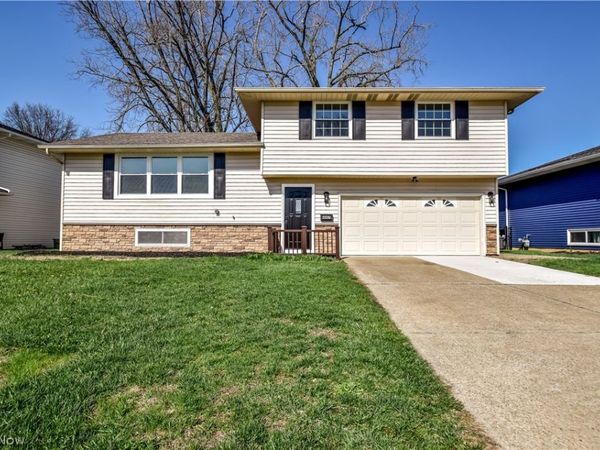 447 Saint Lawrence Boulevard , Eastlake, OH 44095