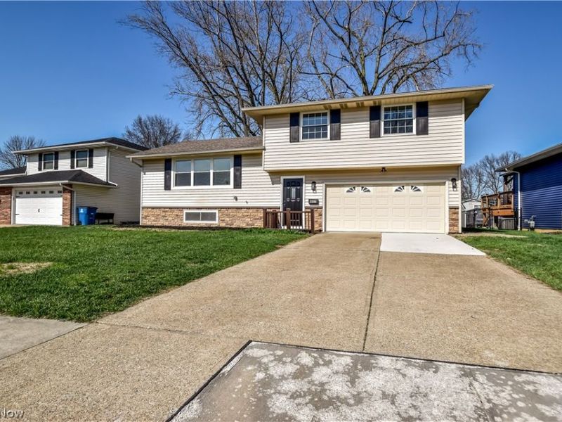 447 Saint Lawrence Boulevard, Eastlake, OH 44095 Photo 2