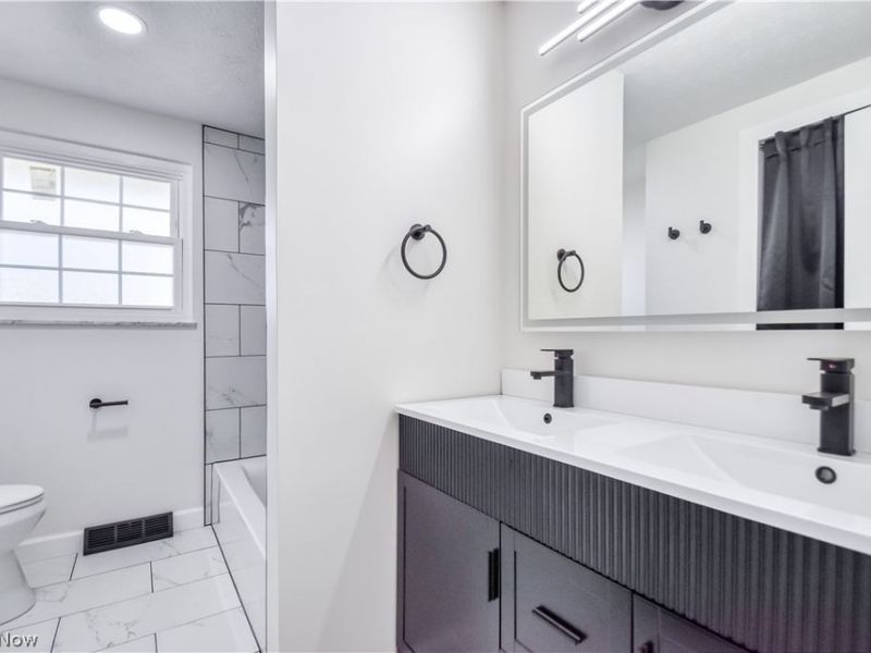 447 Saint Lawrence Boulevard, Eastlake, OH 44095 Photo 29