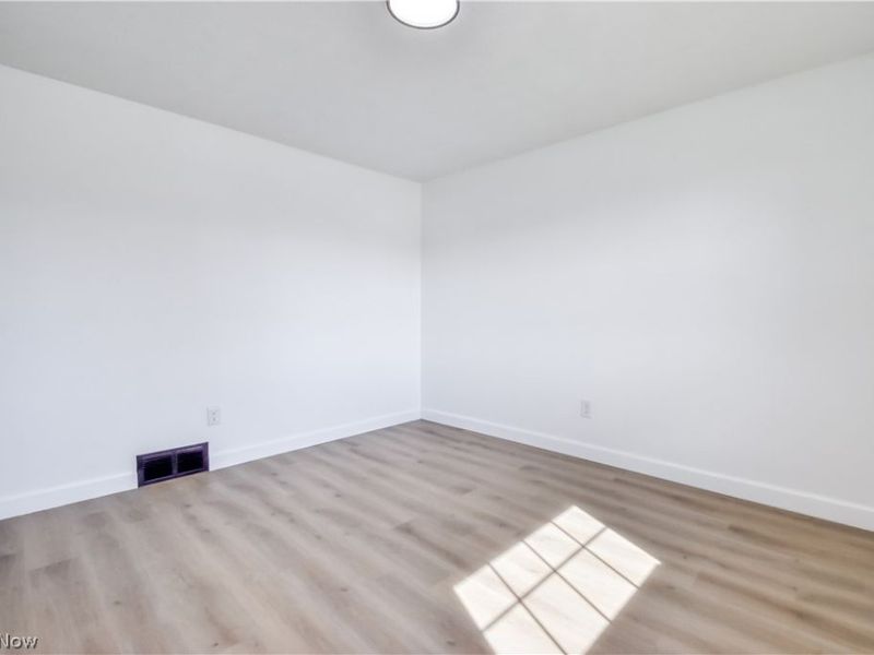 447 Saint Lawrence Boulevard, Eastlake, OH 44095 Photo 35