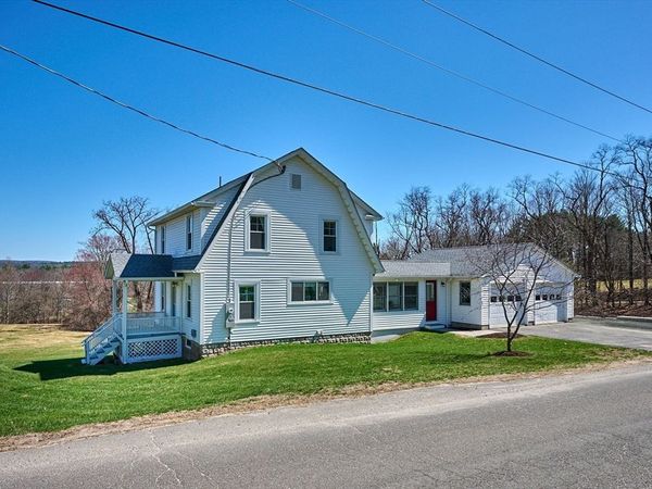 69 High St, Southampton, MA 01073