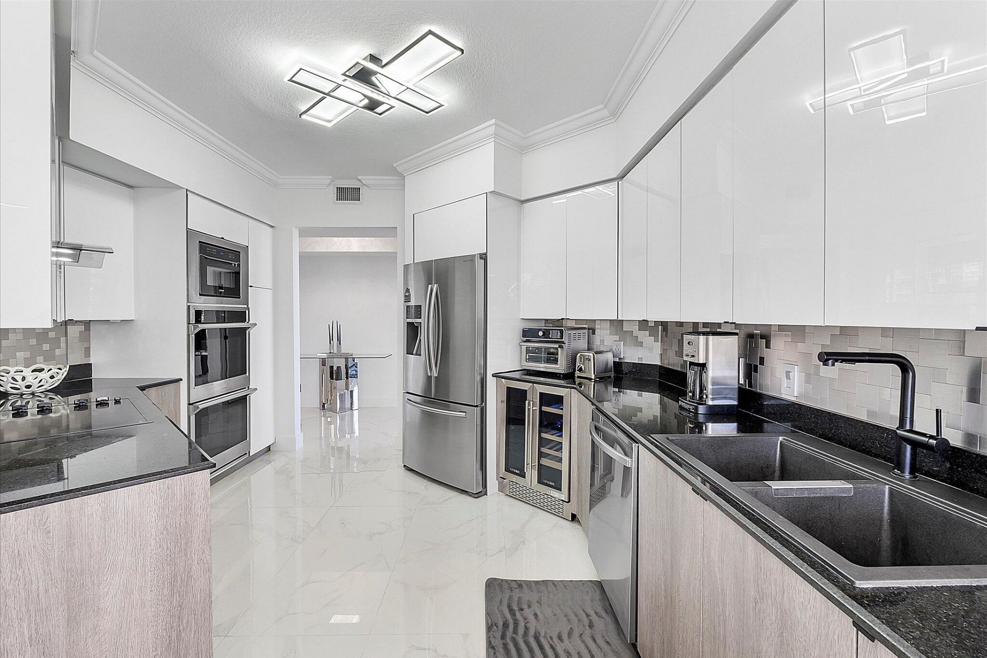 3100 N Ocean Boulevard, Unit 601, Fort Lauderdale, FL 33308 Photo