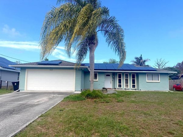 441 SE Glenwood Drive, Port St. Lucie, FL 34984