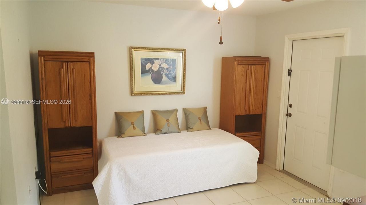 15989 SW 149th Ter, Unit 15989, Miami, FL 33196 Photo