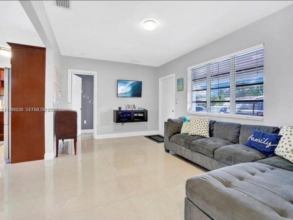 6930 SW 12th St, Pembroke Pines, FL 33023 Photo