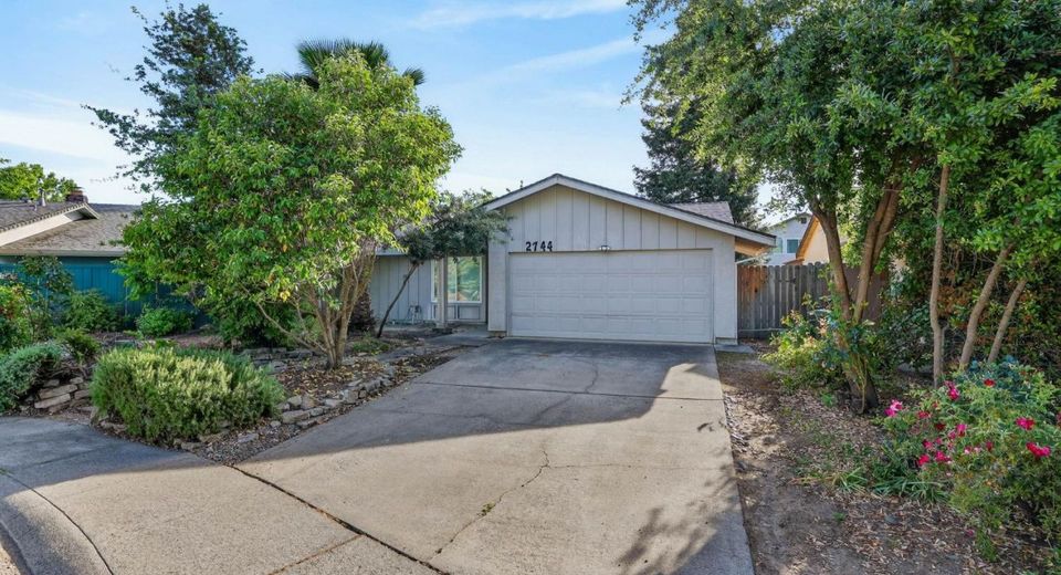 2744 Catania Way, Sacramento, CA 95826 Photo