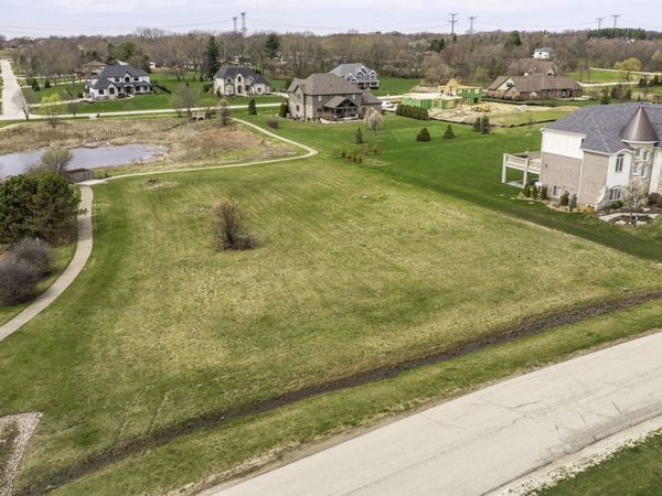 18490 S Pineprairie Drive , Mokena, IL 60448