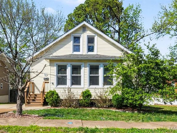 727 Landscape Avenue, Webster Groves, MO 63119