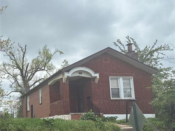 4470 Bessie Avenue , St Louis, MO 63115