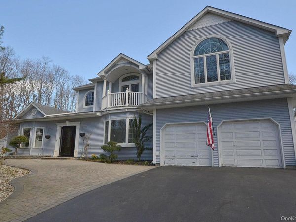 3 Chuck Court , Port Jefferson, NY 11777