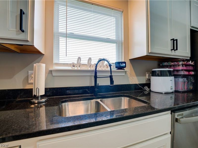 3523 Magnolia Drive, Lorain, OH 44053 Photo 12