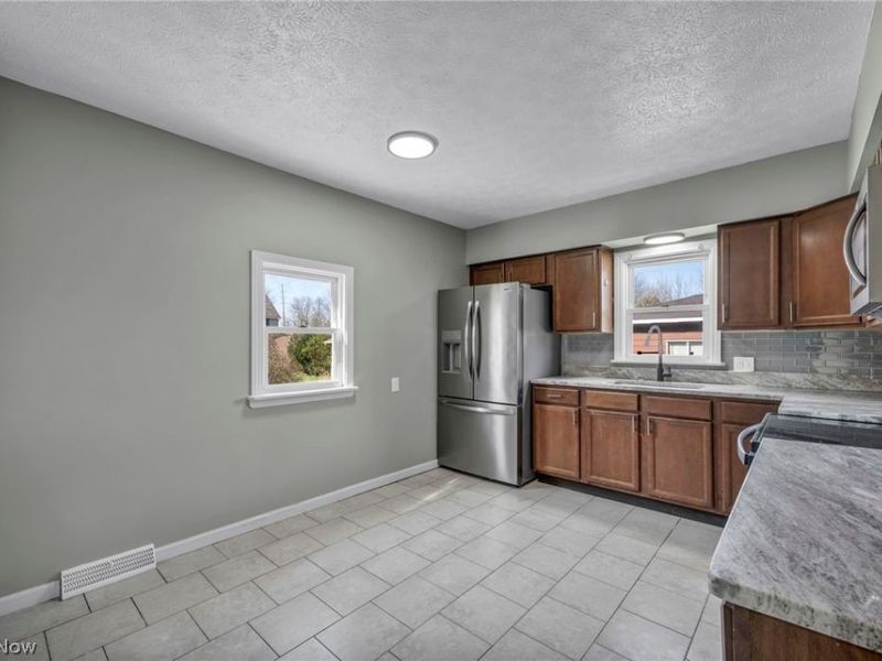 800 Independence Avenue, Akron, OH 44310 Photo 11