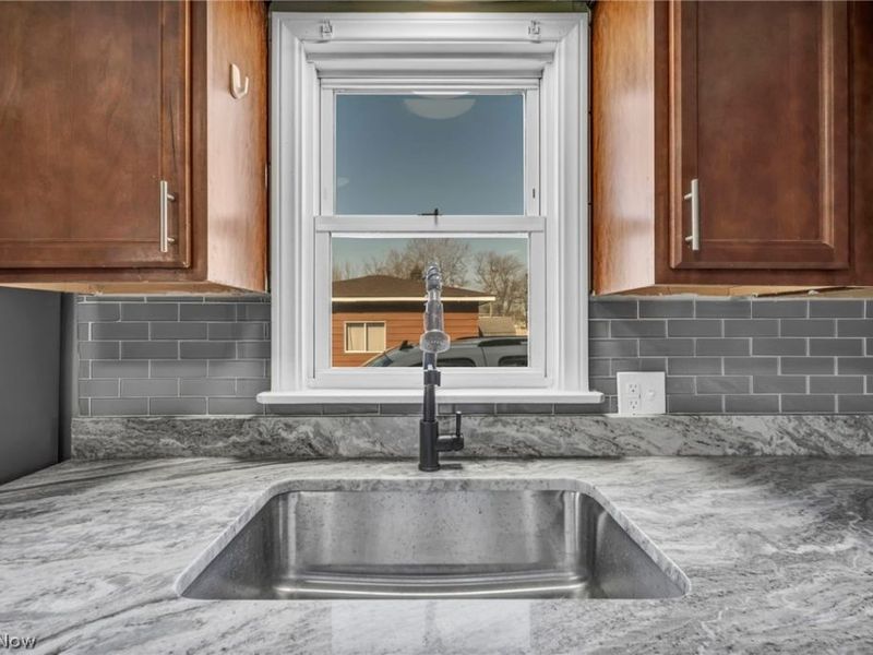 800 Independence Avenue, Akron, OH 44310 Photo 8