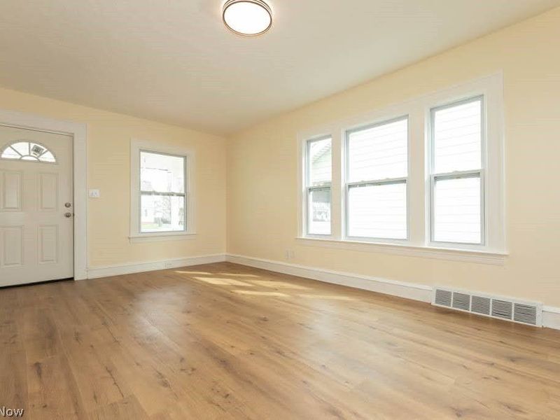 3720 Washington Park, Newburgh Heights, OH 44105 Photo 4