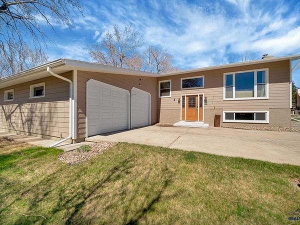 3513 CHAPEL VALLEY RD, Rapid City, SD 57702