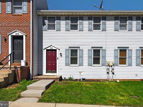 103 VILLAGE CT , LEBANON, PA 17042