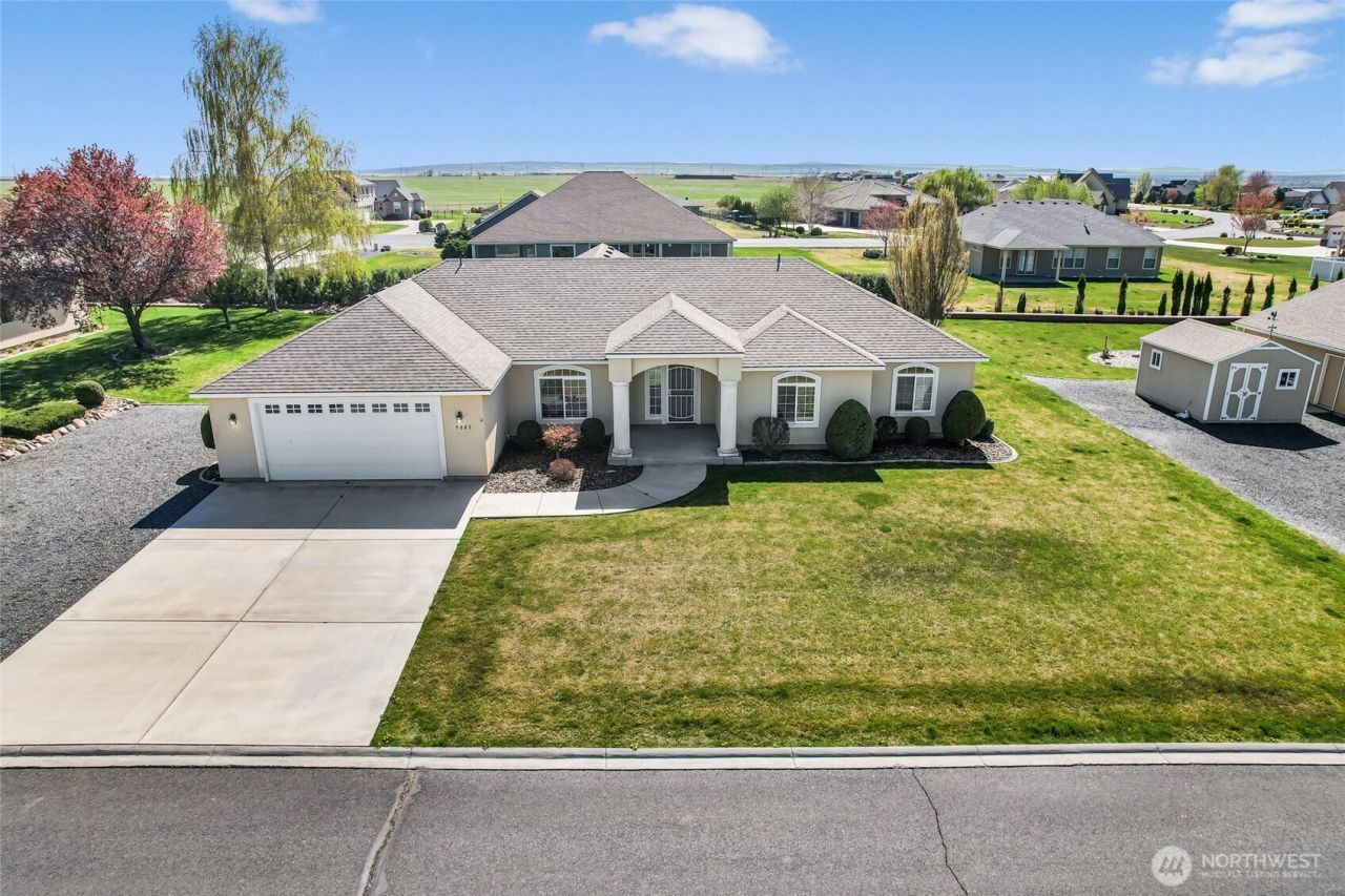9083 SE Castlewood Drive, Moses Lake, WA 98837 Main Photo