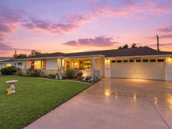 608 LA JOLLA AVENUE , SUN CITY CENTER, FL 33573