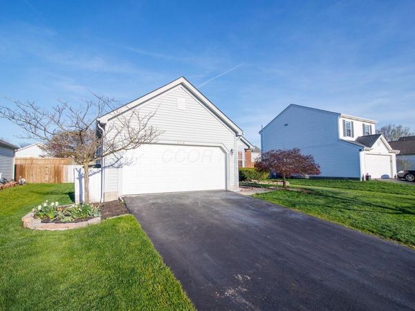 1034 Crossbrook Boulevard , Galloway, OH 43119