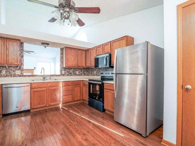 1034 Crossbrook Boulevard, Galloway, OH 43119 Photo 10