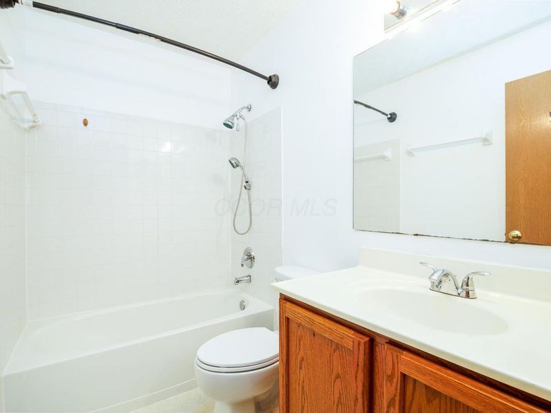 1034 Crossbrook Boulevard, Galloway, OH 43119 Photo 19