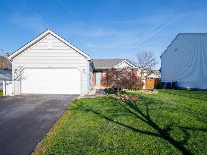 1034 Crossbrook Boulevard, Galloway, OH 43119 Photo 2