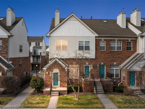 1830 Campau Farms Circle, Detroit, MI 48207