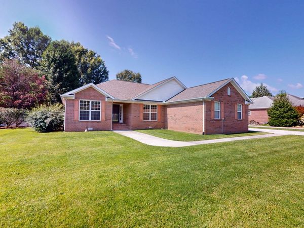 121 Regalwood Dr , Manchester, TN 37355