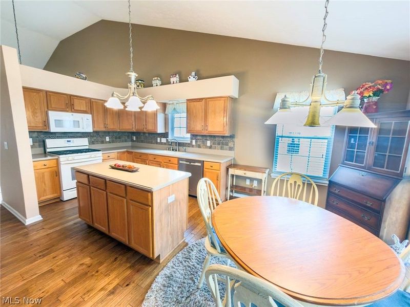 684 Jaystone Place, Macedonia, OH 44056 Photo 4