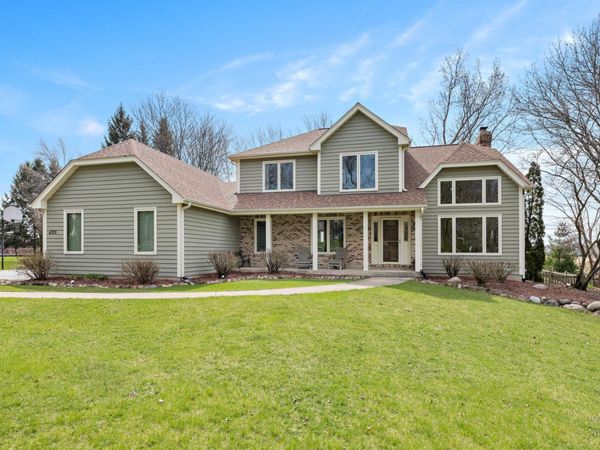 4305 Fairfax Drive, Crystal Lake, IL 60014