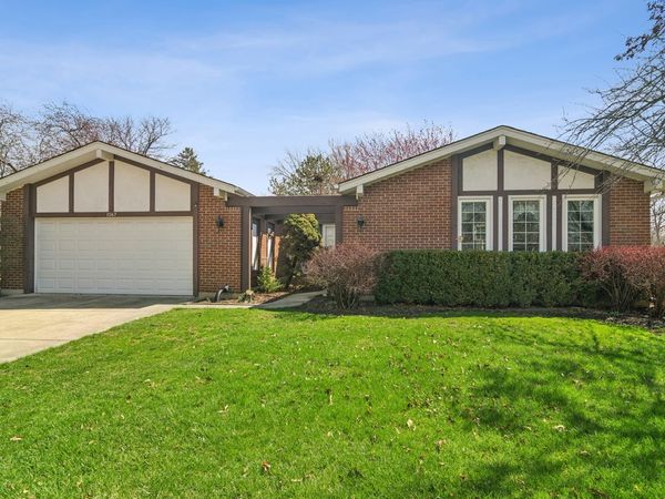 1067 S Whippoorwill Lane , Palatine, IL 60067