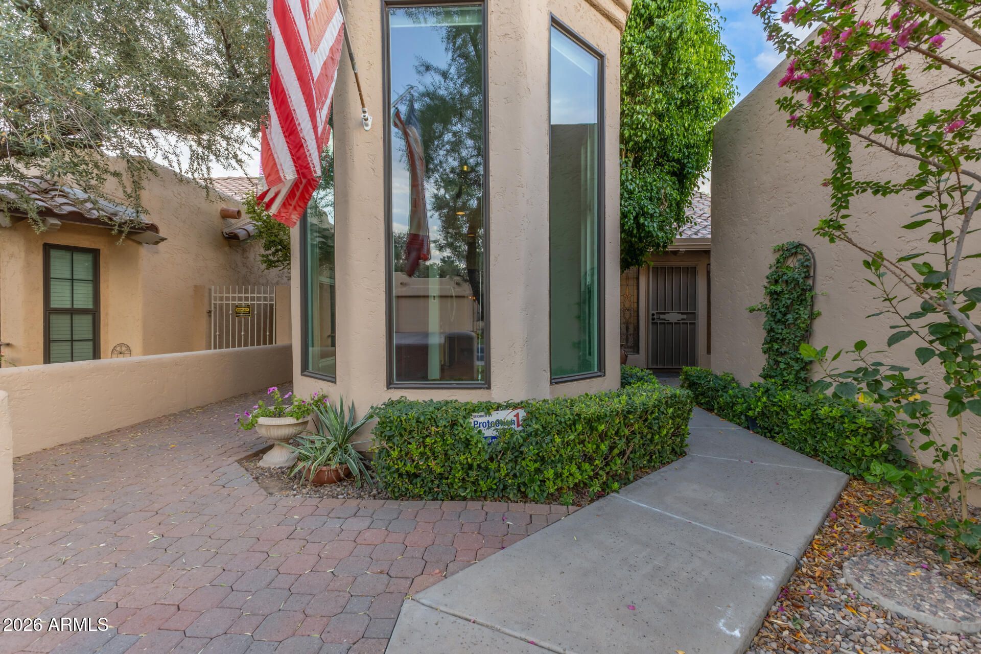 6725 S Taylor Drive, Tempe, AZ 85283 Main Photo