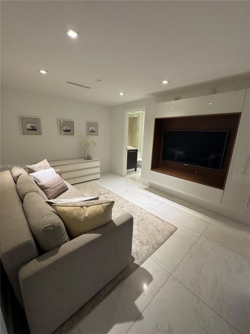 17121 Collins Ave, Unit 4306, Sunny Isles Beach, FL 33160 Photo