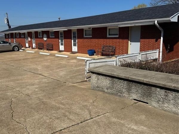 1307 Walnut , Doniphan, MO 63935