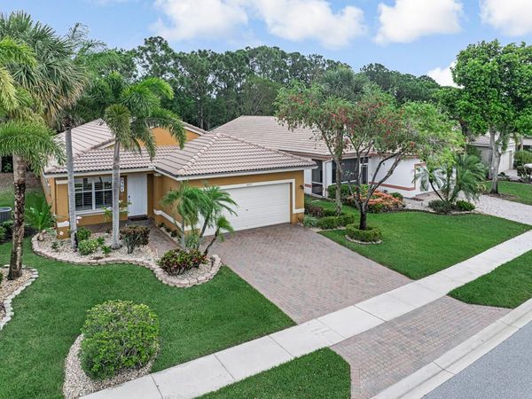 8203 Bellafiore Way, Boynton Beach, FL 33472
