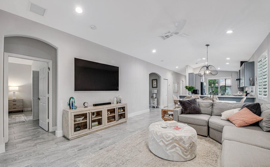 8203 Bellafiore Way, Boynton Beach, FL 33472 Photo