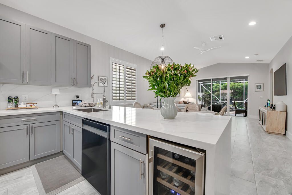 8203 Bellafiore Way, Boynton Beach, FL 33472 Photo