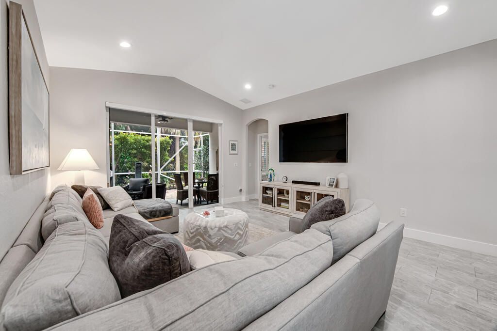 8203 Bellafiore Way, Boynton Beach, FL 33472 Photo